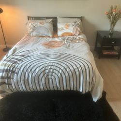 Queen bed Mattress And Frame 