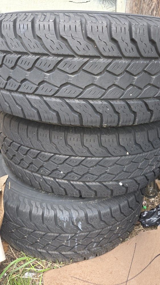 Tires 31 10 50 R15 3 Rims And Tires