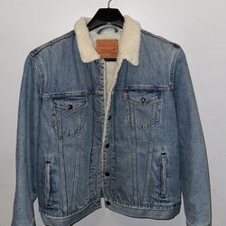 Me s large levi’s sherpa jean jacket 