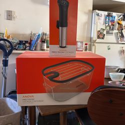 Anova Sous Vide Precision Cooker W/container