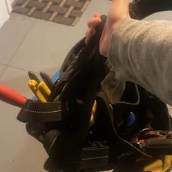 Dewalt Tool Pouch With Adjustable Straps 