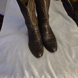 JUSTIN SNAKE SKIN COWBOY BOOTS IN NEW CONDITION 