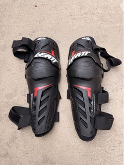 Leatt Dual Axis Knee Guards (XL)