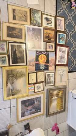 Wall art everything Must go moving sale