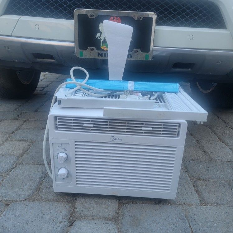 MIDEA WINDOW AIRCONDITIONER