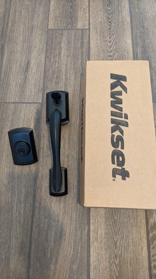 **Kwikset Prague Matte Black Single Cylinder Entry Door Handleset**