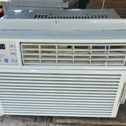 GE window unit AC. 8000 BTU