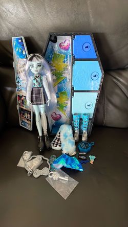 Monster High Skulltimate Secrets Fearidescent Series