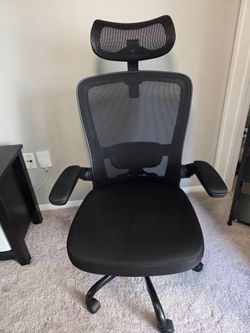 Ergonomic adjustable office chair
