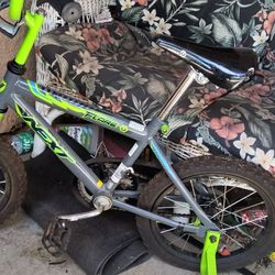 Kids Bike With Training Wheels 