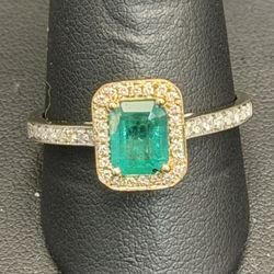 14kt Wg Ring With Natural Emerald 