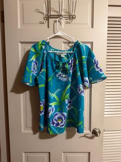 Women’s Hilo Hattie’s Hawaii Short Sleeve Top Floral Print Size Large
