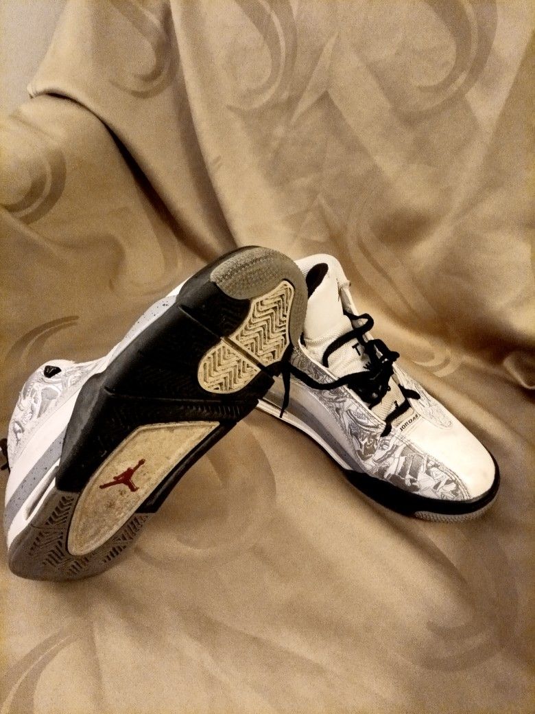 Size 6.5 Jordans 