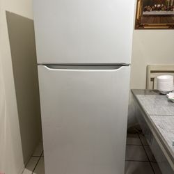 Frigidaire Refrigerator White 