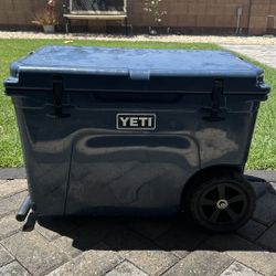 Yeti Tundra Haul Wheeled Cooler Navy