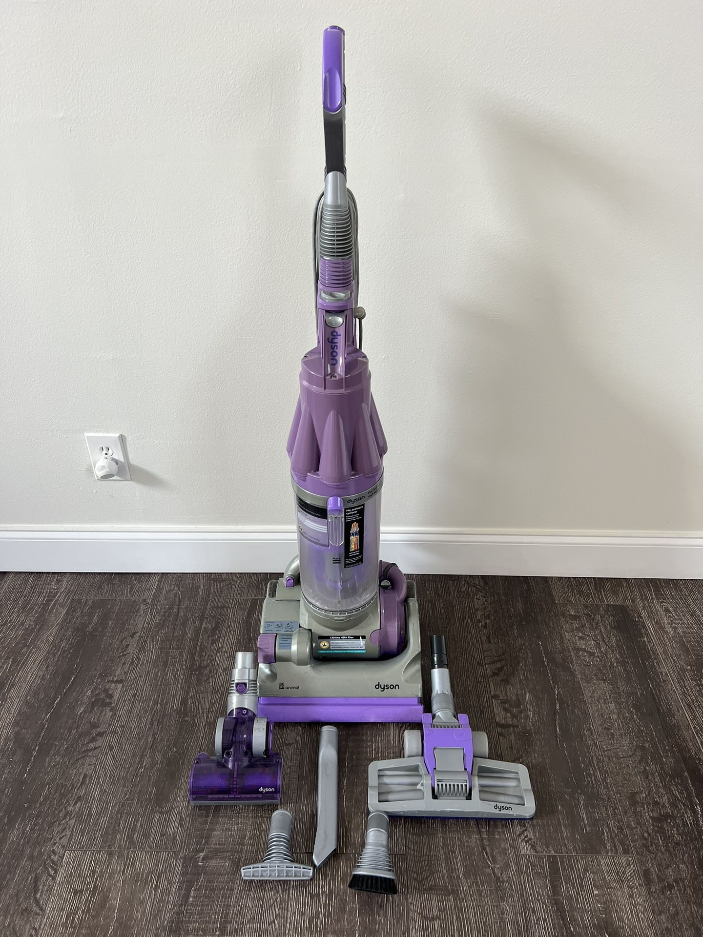 Dyson DC07 All Works Many Accessories Clean 