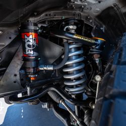 King 2.5 Elite Series W/ Dirt King 4130s Mid Travel For 4Runner Available!! Dm For Pricing