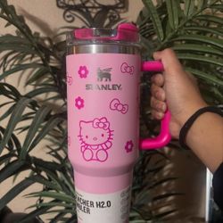 Hello Kitty Stanley Cup 