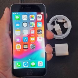 iPhone 6 - UNLOCKED - Like New 
