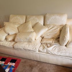 FREE COUCH