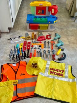 Huge lot of little tikes workbench with accessories