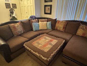 Sectional Couch With Ottoman