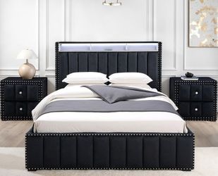 Queen Bed w/2 nightstands