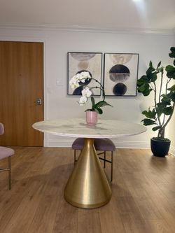 West Elm Marble Dining Table – Gold Pedestal Base