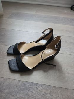 Size 7 1/2 Unisa Black Faux Leather Ankle Strap Wedge Sandals
