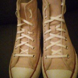 Pick Converse High Tops 