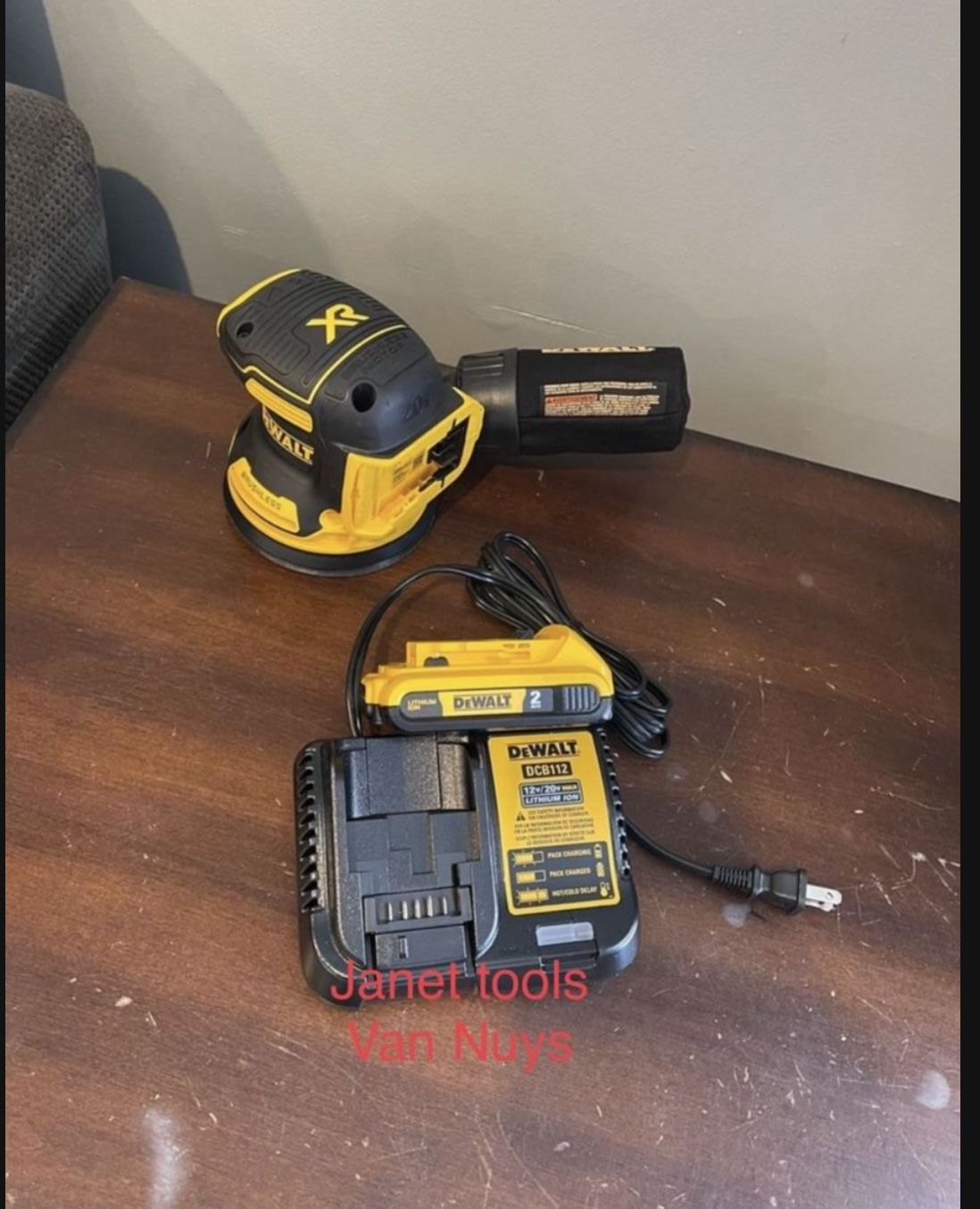 Dewalt Orbital Sander With Battery And Charger $125 Firm Price.. 🙄FIRM PRICE 🔥 Pick Up In Van Nuys