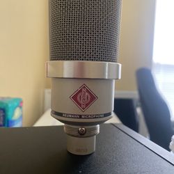 Neumann TLM 102 Large diaphragm