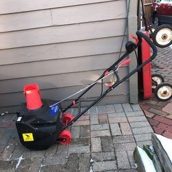 Snow Thrower With Light