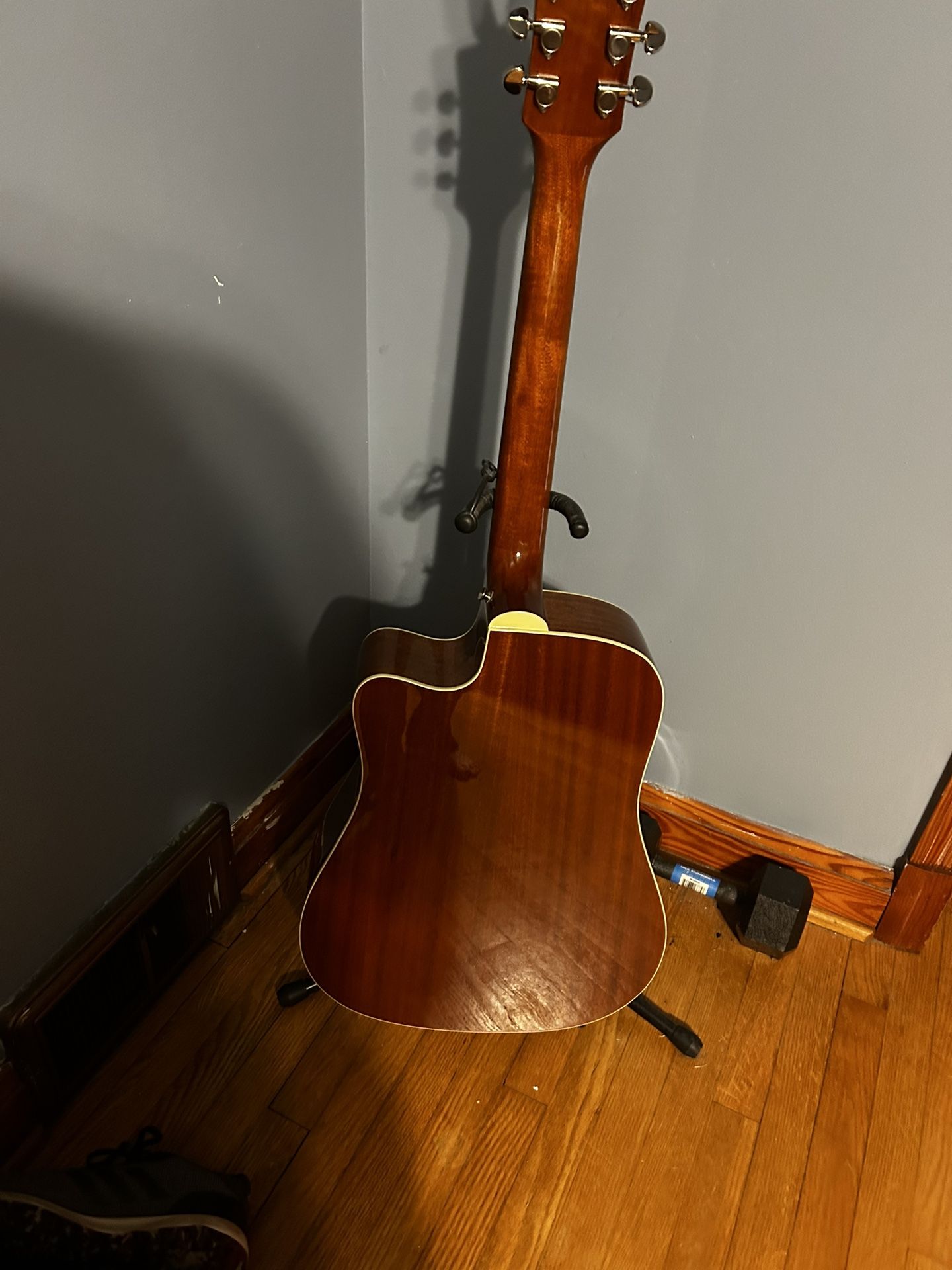 Guild D140ce Nice Guitar. Very Good Condition