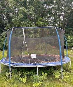 Trampoline with safety net