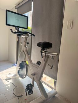 Bicicleta casi nueva con pantalla táctil