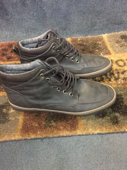 Men’s 9 brand new dress boots