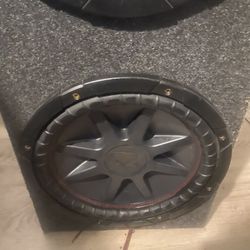 12 Subwoofers Kickers 