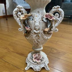 Capodimonte Porcelain  large vase 