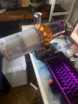 Dyson v15