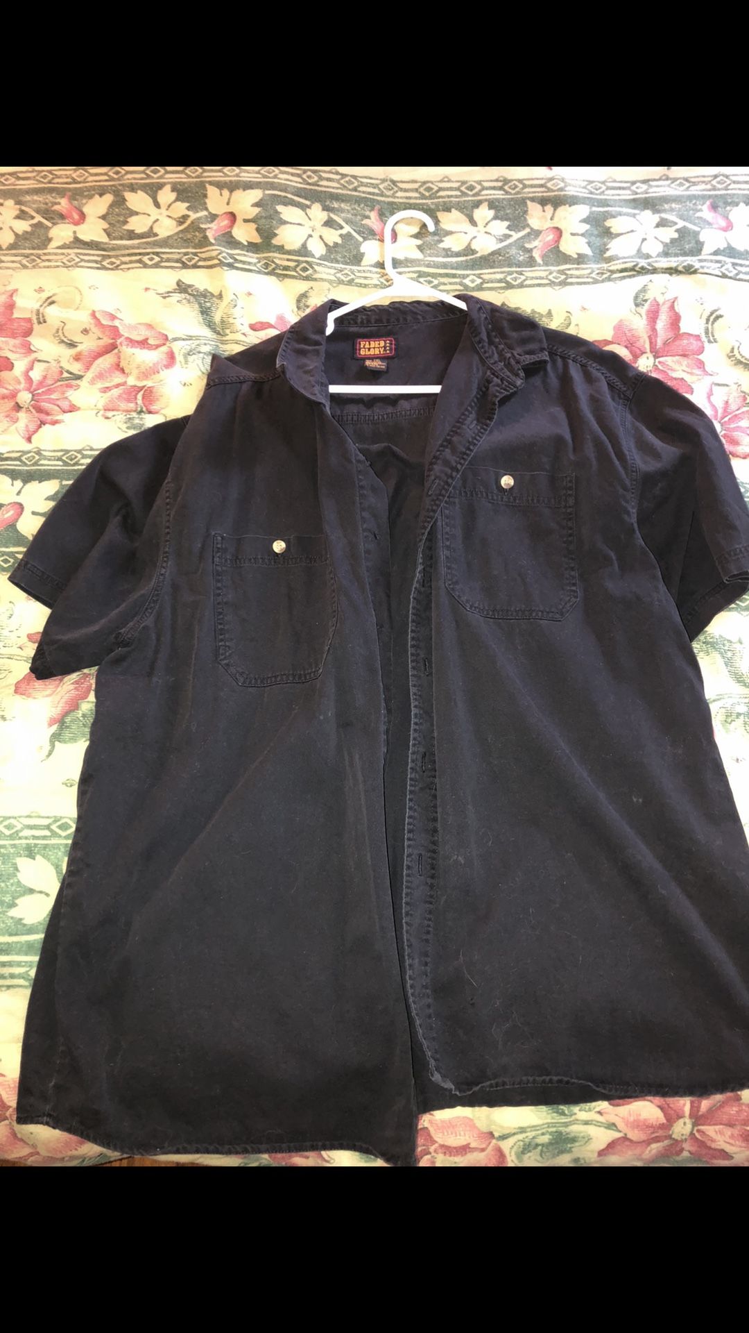 Men’s 2XL collared shirt