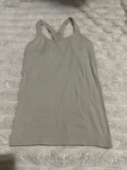 Blusita lulylemon size 6
