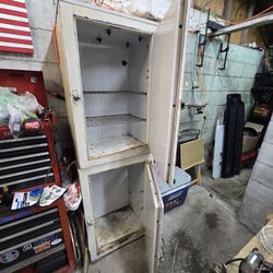 FREE Vintage Ward Ice Boxes