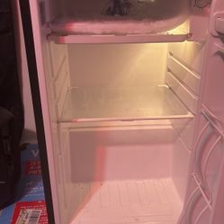 Mini Fridge 