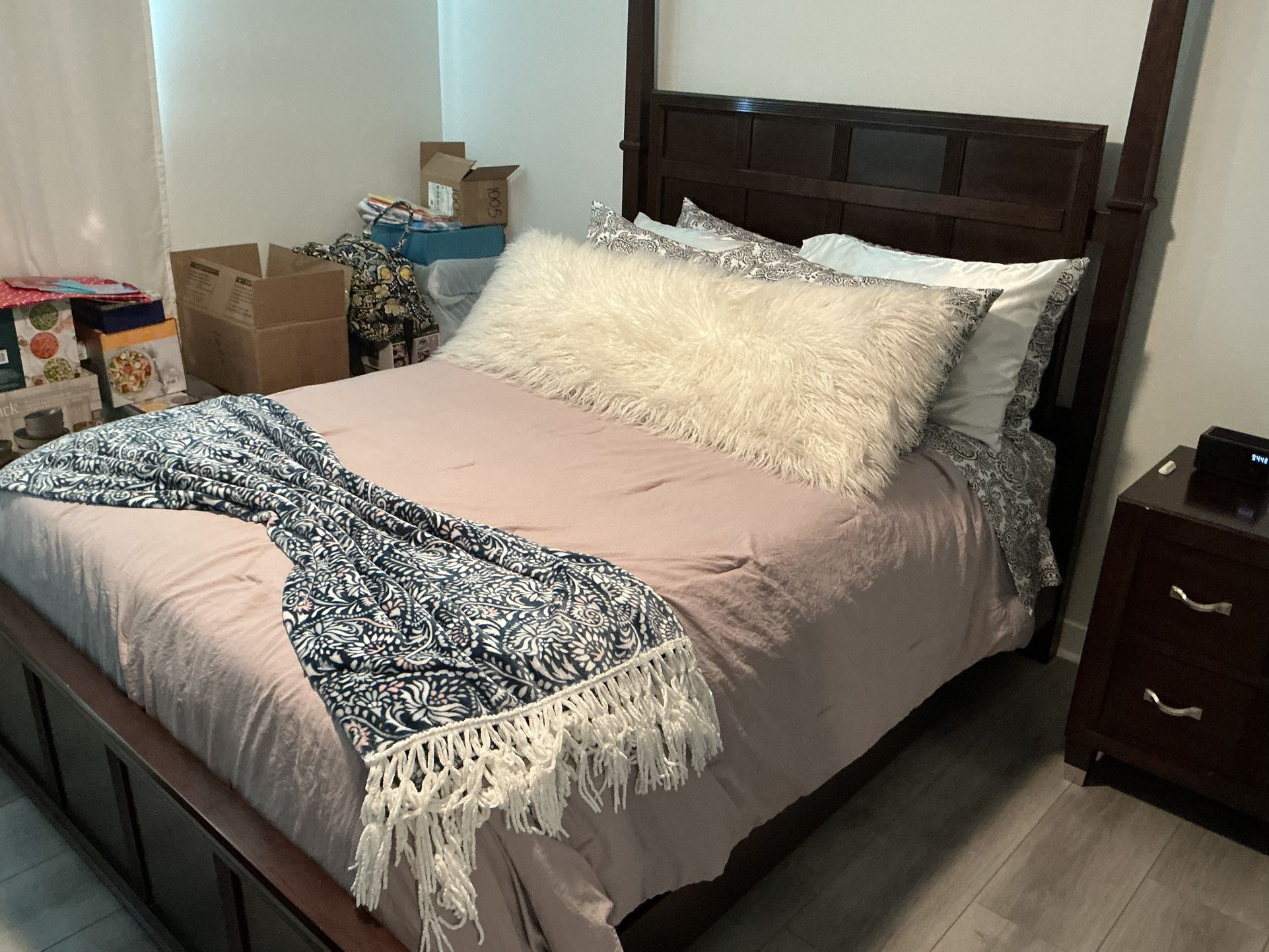 Full Size Bed & Mattress