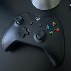 Selling This Xbox One Controller Don’t Need To Have Too Many Controllers