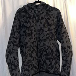 Nike Tech Fleece size Medium