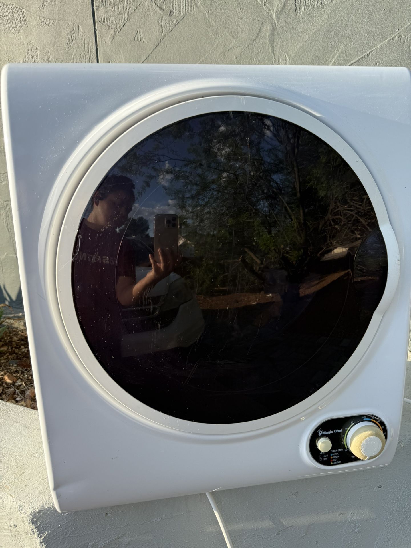 Magic Chef COMPACT Electric, Laundry Dryer MODEL NO.: MCSDRY15W