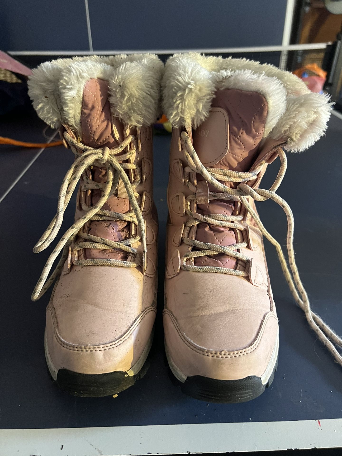 Mid Calf Size 6 Snow Boots