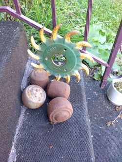 Unique Iron ? 4 Cannon Balls ? And An Iron Star ? Gear